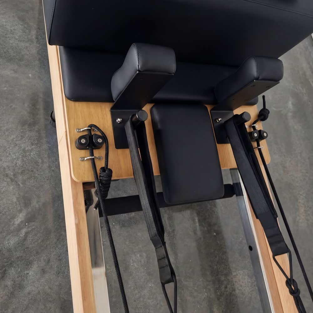 <span class="tsk-title-main">OakFlex Reformer</span><br><span class="tsk-product-subtitle" style="display:block;font-size:0.7em;color:#777;font-weight:400;">Foldable solid wood Pilates reformer</span>