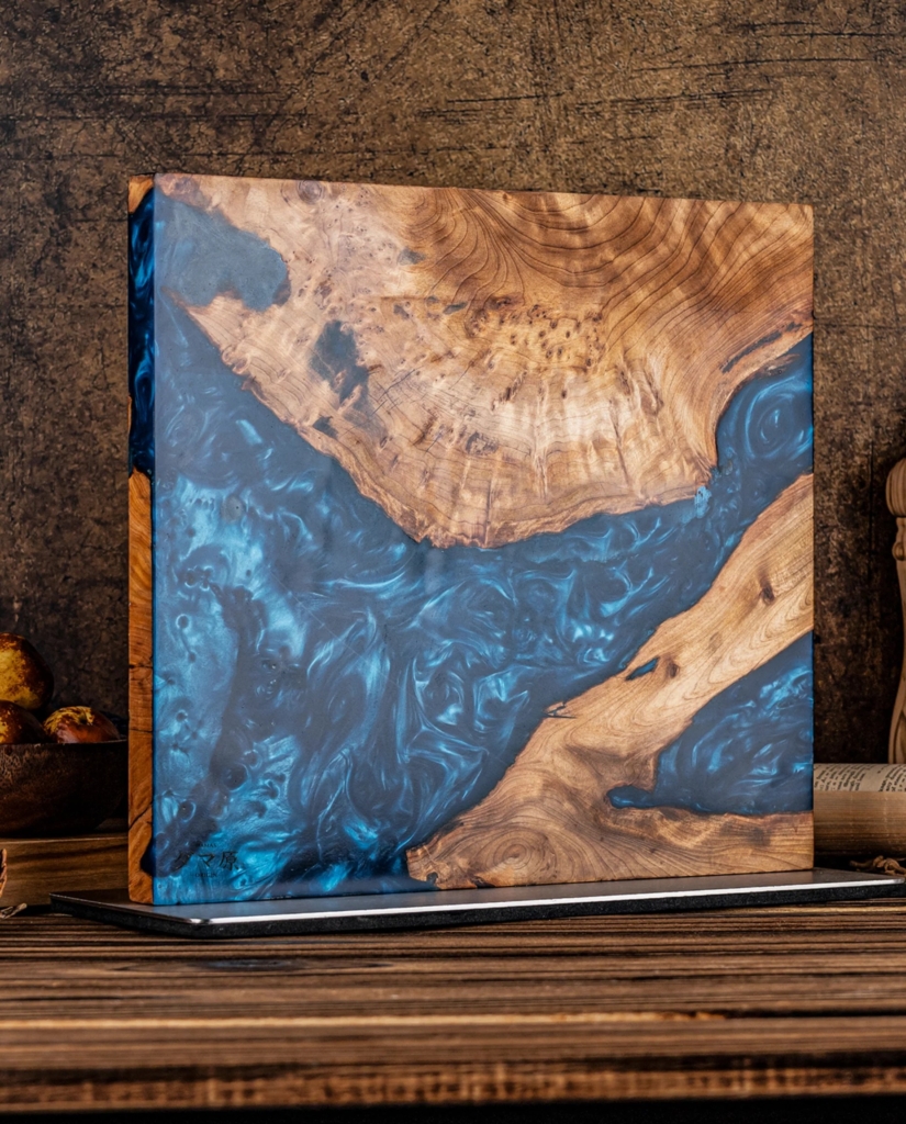 Magnetic Knife Stand in Stabilized Wood and Resin